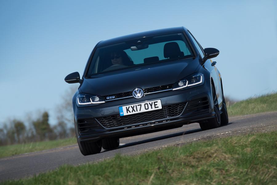  Volkswagen Golf GTD 5-Door 2017 года  (UK) (фото 23 из 30)